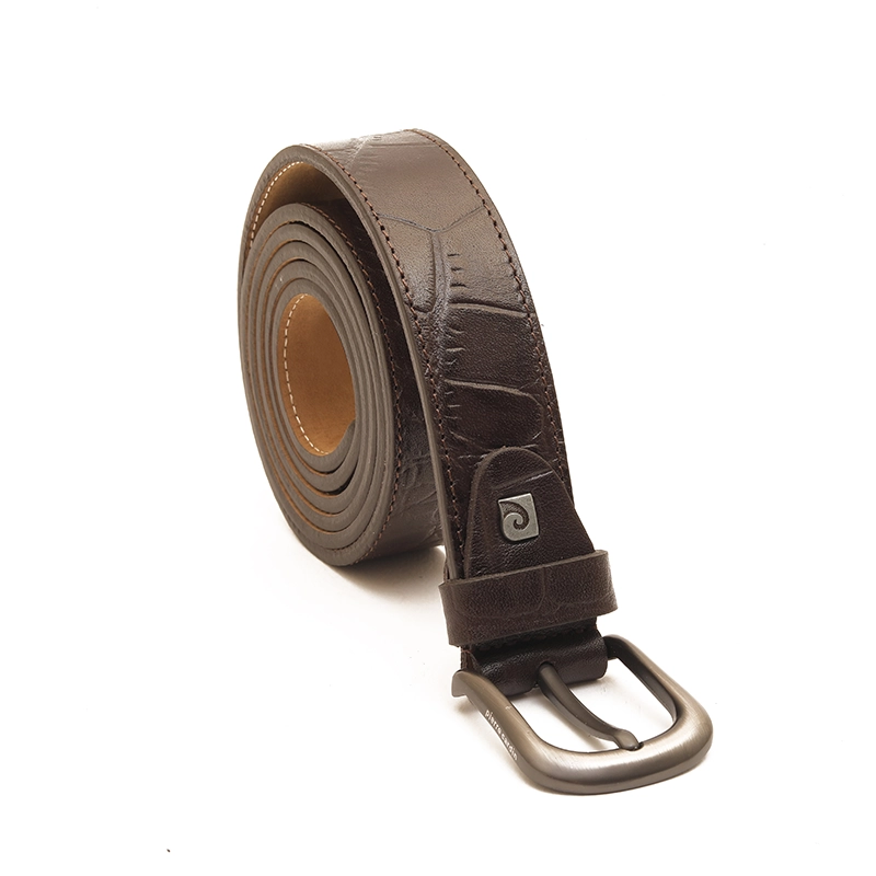 کمربند چرمی زنانه قهوه‌ای طرح کروکودیلی با سگک فلزی تیره